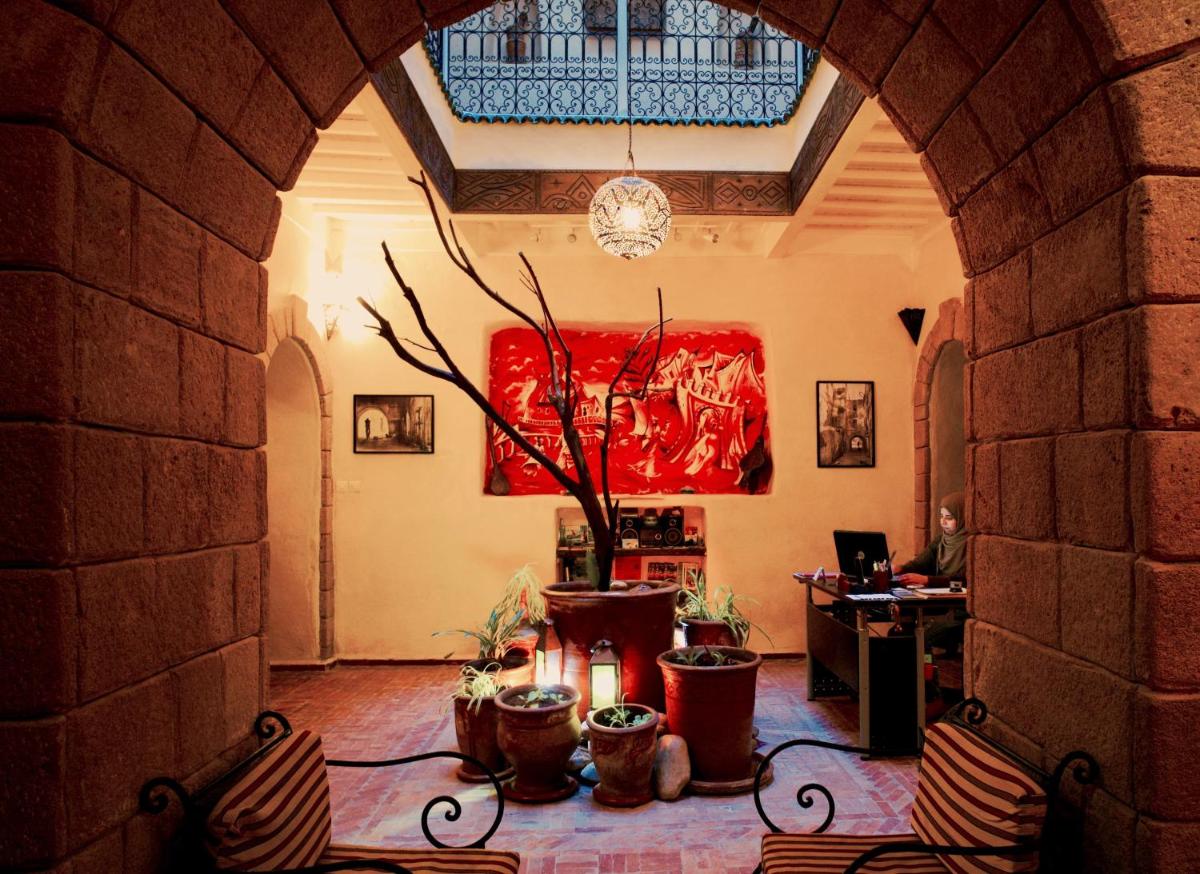 Au Riad Laylati - image 6